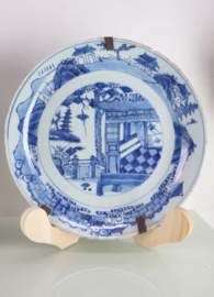 Drie Chinees porseleinen borden, Kangxi 1661-1722