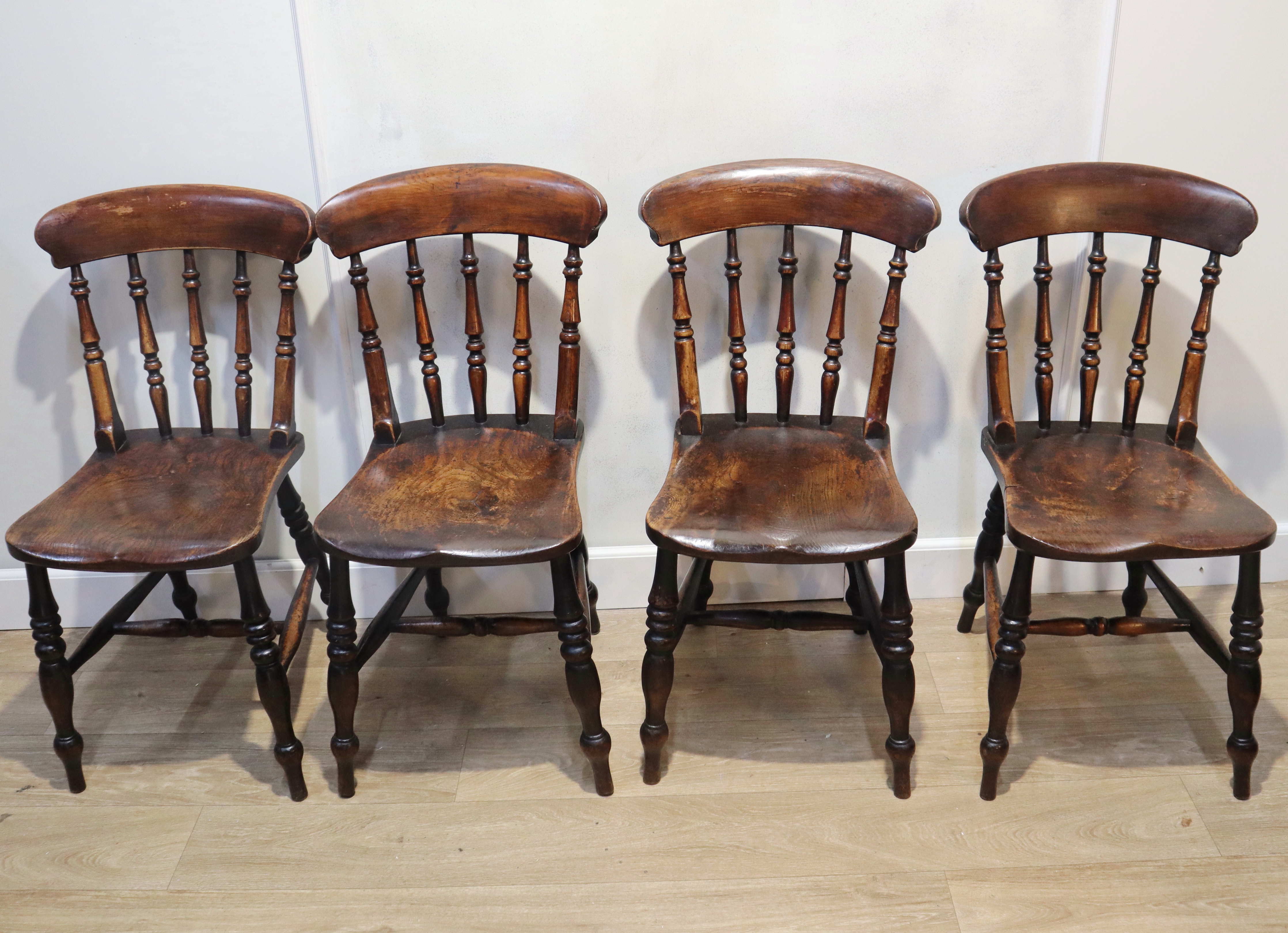 Set van 4 antieke Windsorstoelen