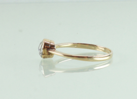 Antieke gouden solitair ring roosdiamant