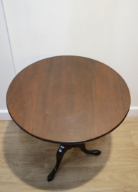 Antieke Engelse tilttoptafel