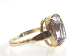 Vintage gouden ring met violette spinel, jaren ‘30/’40.