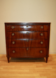 Antieke Louis Seize commode, 18e eeuw.