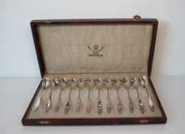 Set van 12 Art Deco zilveren lepels, ca. 1925