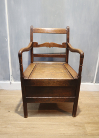 Antieke Engelse armstoel