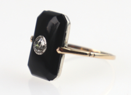 Prachtige antieke gouden Art Deco ring met onyx en diamant