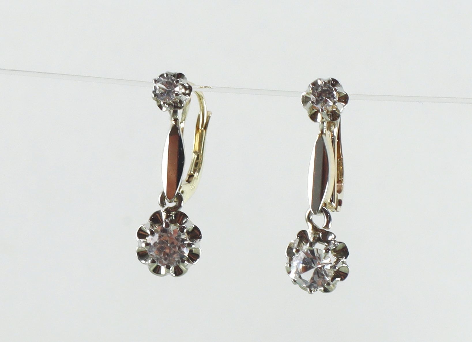 Antieke gouden oorbellen natuurlijke spinel