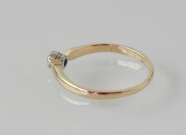 Antieke gouden solitairring met oudslijpsel diamant