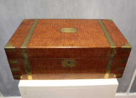 Antieke Engelse schrijfkist met geheime vakjes