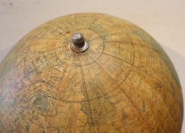 Antieke globe, ca 1935