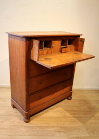 Antieke Hollandse commode met schrijfcompartiment