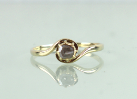 Antieke gouden ring met roosdiamant