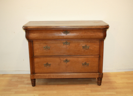 Antieke Hollandse commode, 19e eeuw.