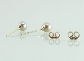 Gouden oorknoppen 14 karaat met goudkleurige parels