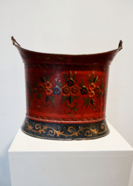 Antieke beschilderde emmer