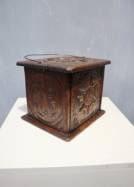 Antiek kerfsnede stoofje