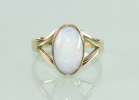 Vintage gouden ring met opaal