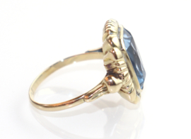 Vintage gouden ring met blauwe spinel