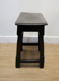 Antieke Engels krukje, Jointstool 17e eeuw