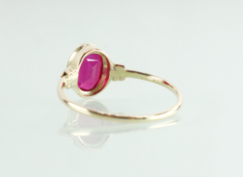 Antieke gouden ring met robijn