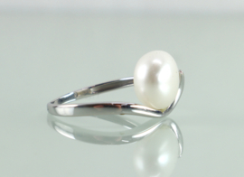 Vintage witgouden ring met bouton parel