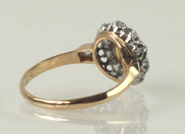 Antieke 18 kt gouden ring met roosdiamant en natuurlijke parel, ca 1900