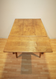 Antieke Franse tafel