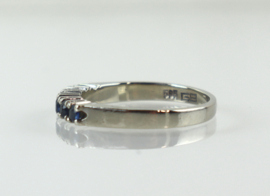 Witgouden rijring met saffier