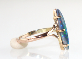Prachtige gouden ring met spectaculaire natuurlijke opaal