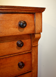 Antieke Hollandse chiffoniere