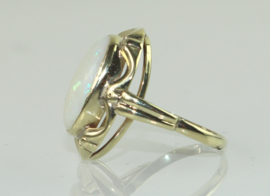 Vintage gouden ring met opaal
