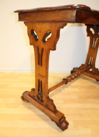 Art & Crafts tafeltje