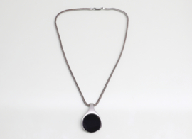 Zilveren hanger agaat aan collier Kordes & Lichtenfels