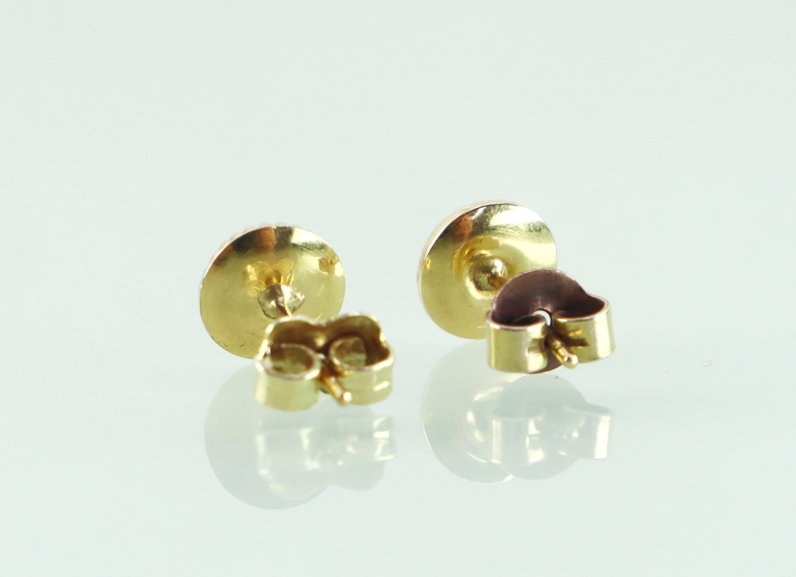 Gouden oorknoppen ribbels 18 karaat