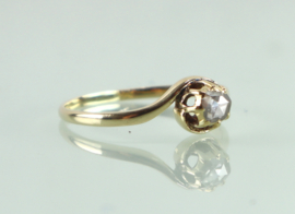 Antieke gouden ring met roosdiamant