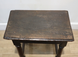Antieke Engels krukje, Jointstool 17e eeuw