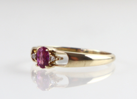 Gouden ring met roze saffier en diamant