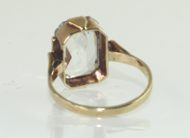Vintage gouden ring met kleurloze spinel, jaren ‘30/’40.