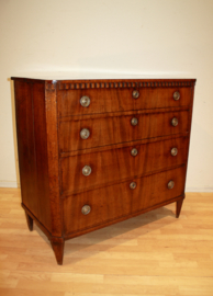 Antieke Louis Seize commode, 18e eeuw.