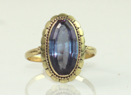 Vintage gouden ring met paarse saffier of spinel, jaren ‘70/’80.