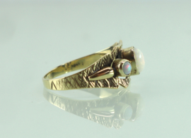 Vintage gouden ring drie opalen, jaren ‘70