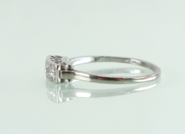Vintage witgouden ring rijring met drie briljanten