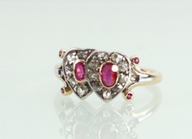 Antieke gouden ring twee harten robijn old mine diamant