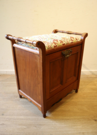 Jugendstil pianokrukje met lectuurbakje