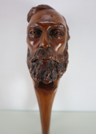 Antieke houten notenkraker