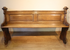 Antieke kerkbank