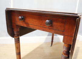 Antieke Engelse Pembroketafel, sidetable