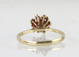 Gouden ring met parel en groen emaille