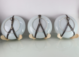 Drie Chinees porseleinen borden, Kangxi 1661-1722