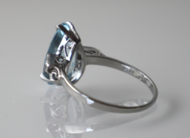 Art Deco platina ring met natuurlijke aquamarijn en diamant