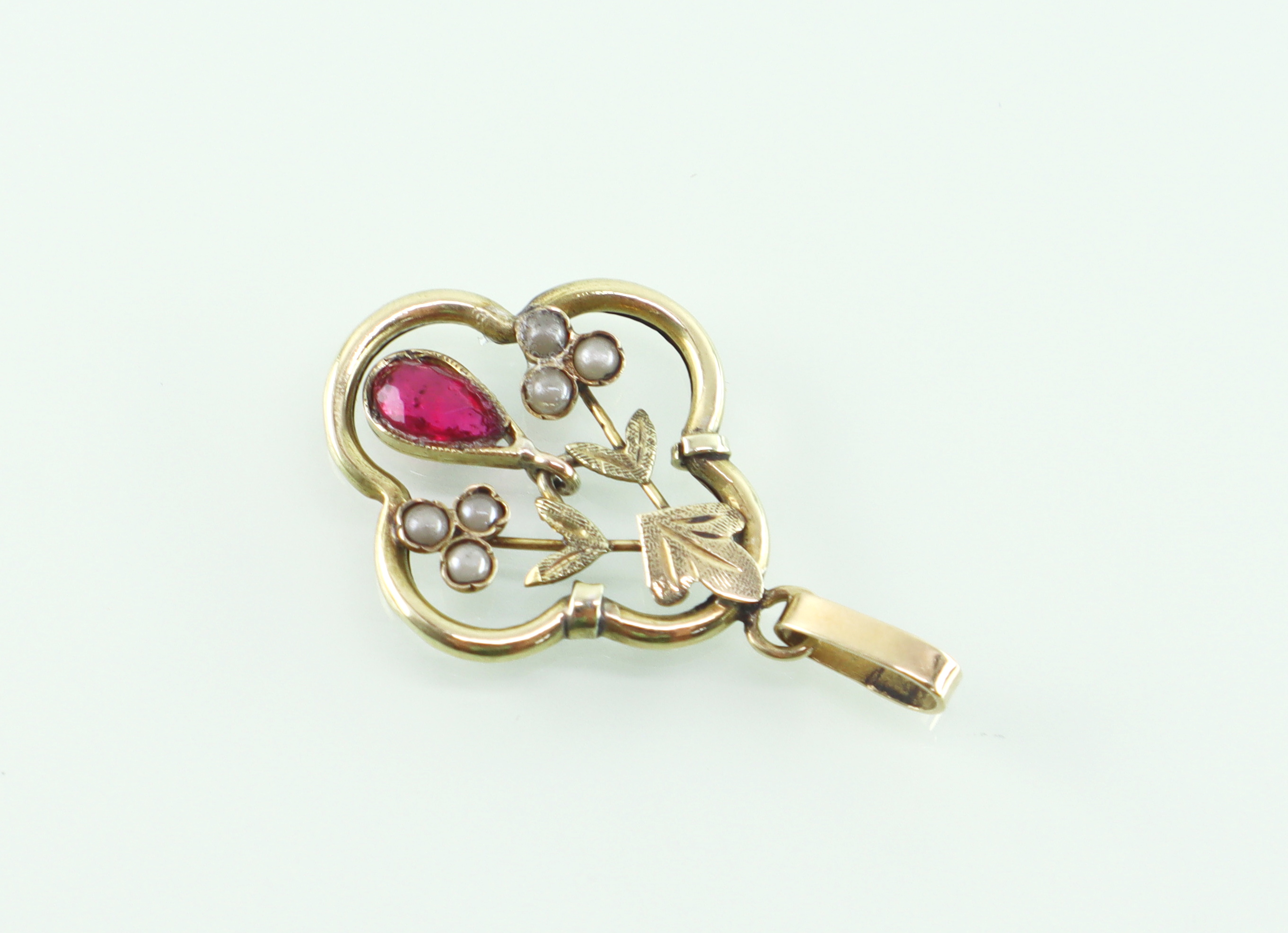 Jugendstil gouden hangertje robijn en parels